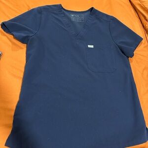 Figs women’s Navy scrub top